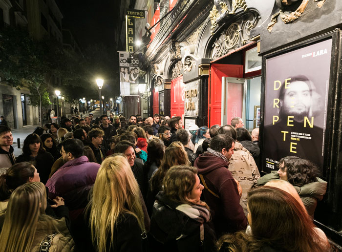 De repente de Brays Efe en el Teatro Lara